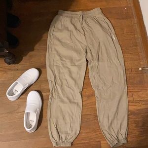 Kendall and Kylie synched joggers.